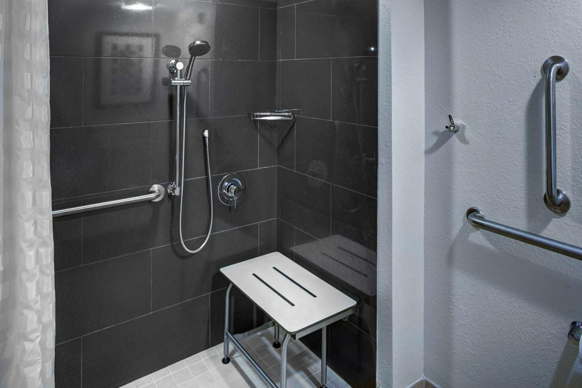 Queen Suite with Two Queen Beds and Accessible Shower - Disability Access