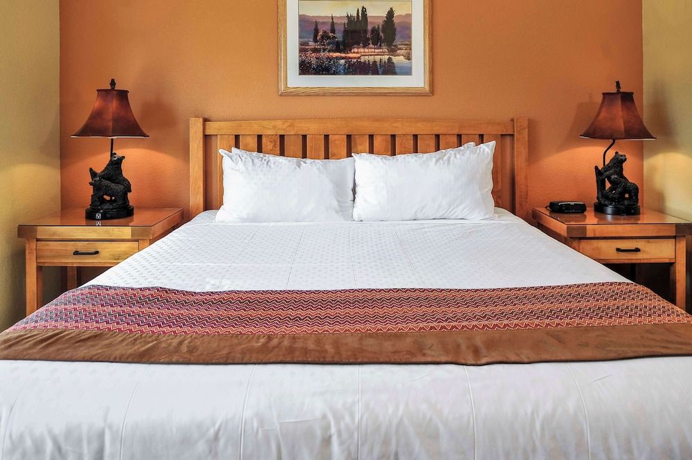 Hilton Vacation Club Cedar Breaks Brian Head 1 Bedroom 1 King Suite with Sofabed