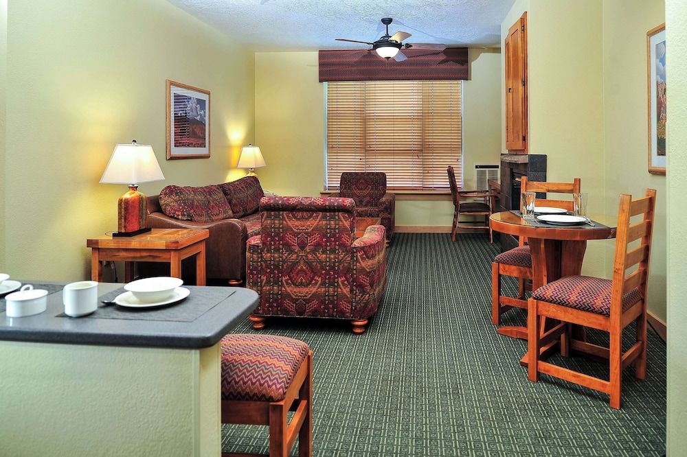 Hilton Vacation Club Cedar Breaks Brian Head 1 Bedroom 1 King or 2 Queens Suite Plus 4