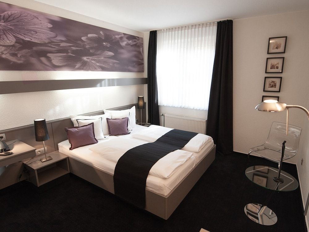 undefined Good Morning Berlin City West 3