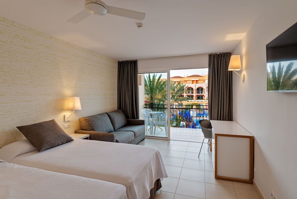 Double Room, Pool View (3 Adults)