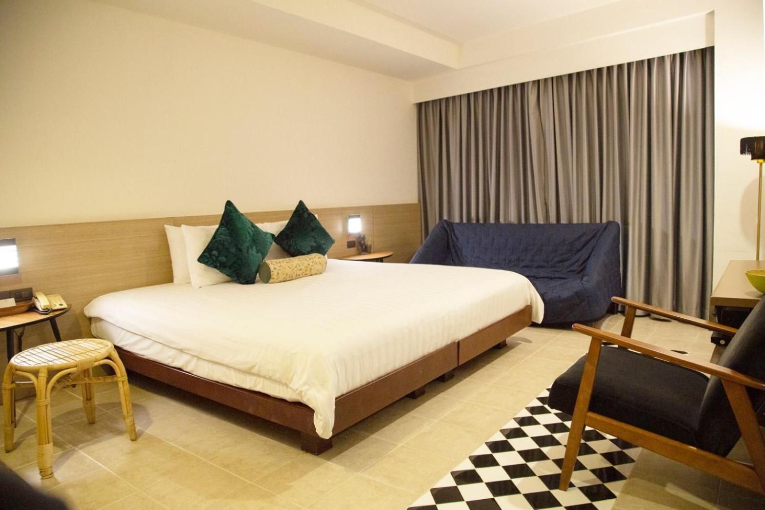 Baboona Beachfront Living Economy Room 2
