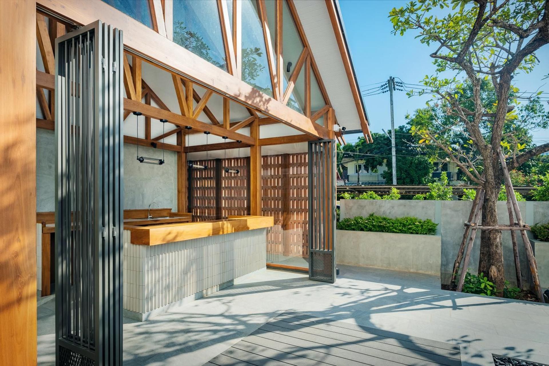 undefined Raming Lodge Hotel 5