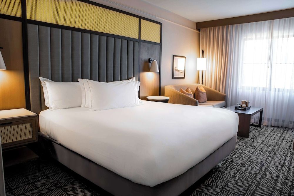 1 King Bed with Sofabed