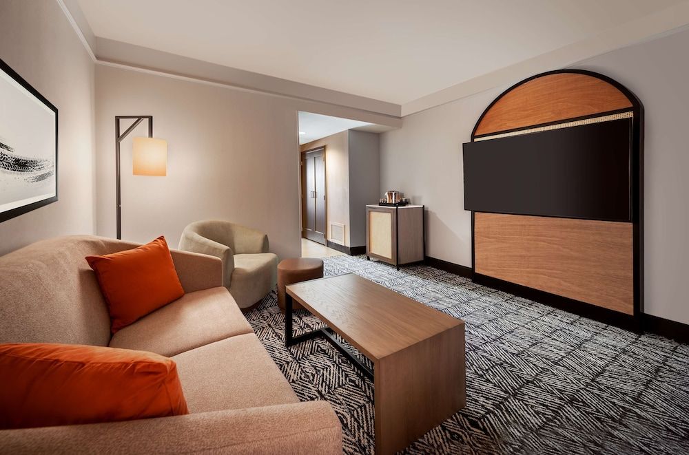 1 King 1 Bedroom Suite