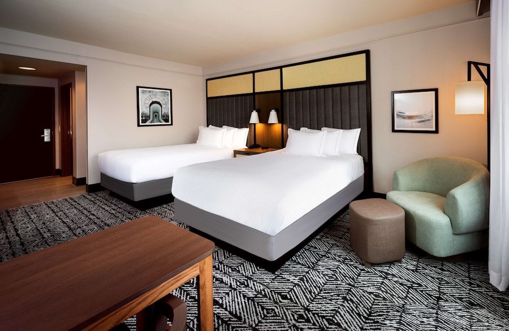 2 Queen Beds