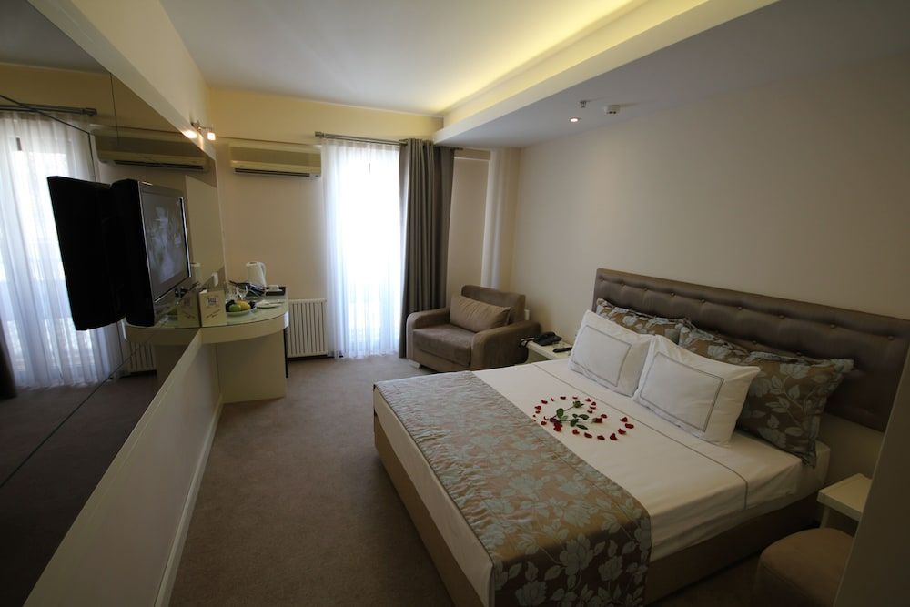 Hotel Grand Washington Double or Twin Room 3