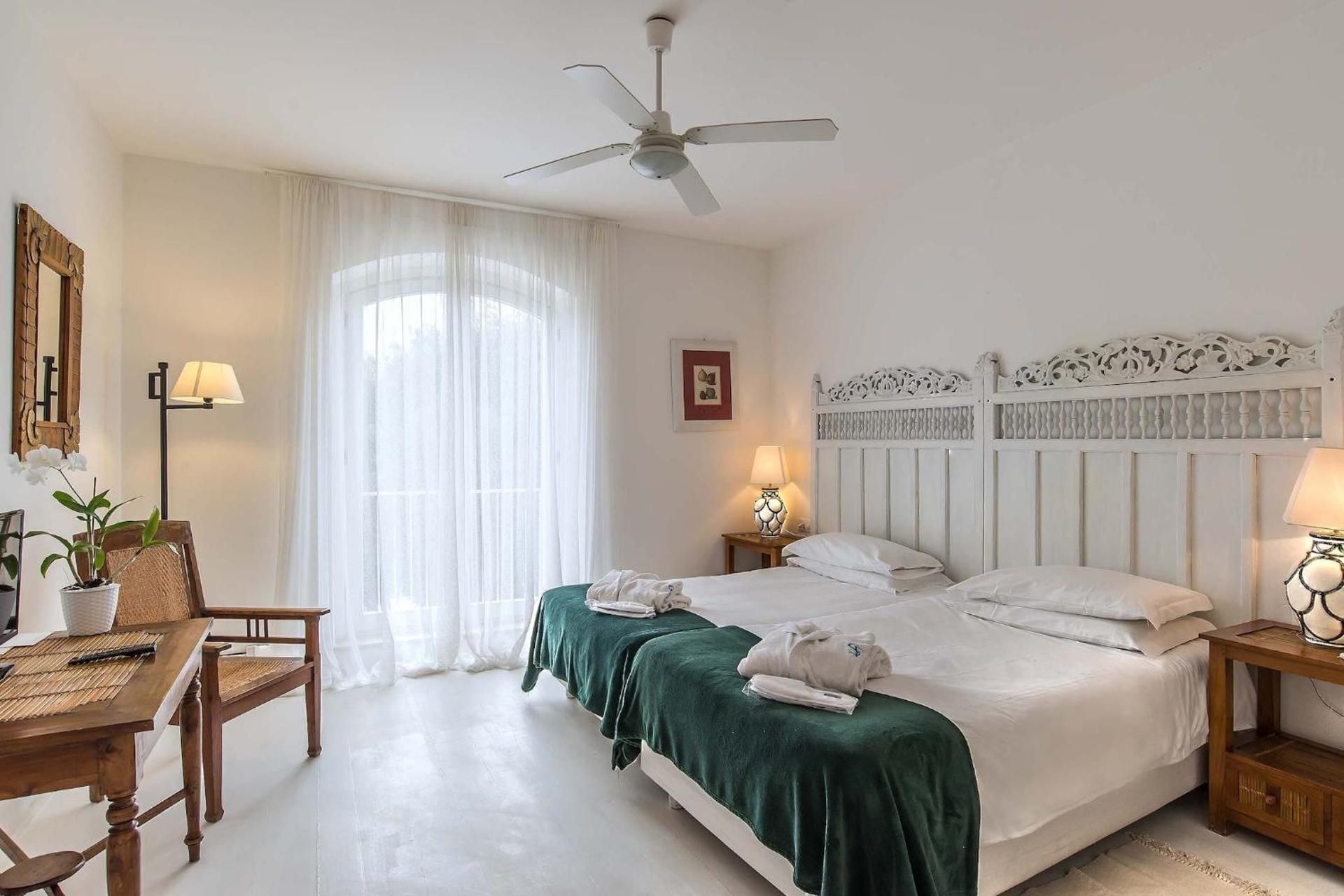 Suite with Lake View
