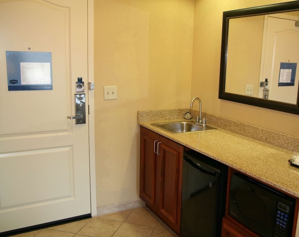One king studio suite non smoking
