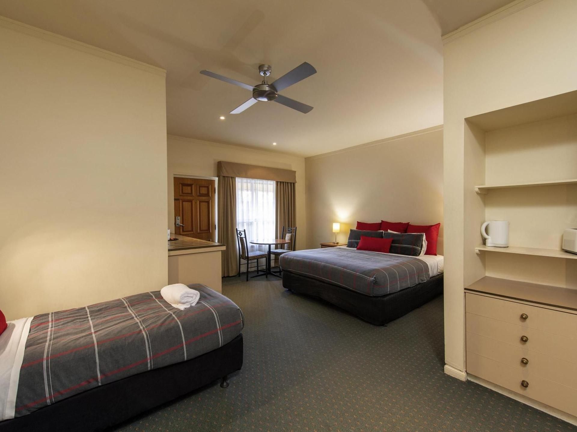 Executive Room with 1 King size bed and 1 Single bed
