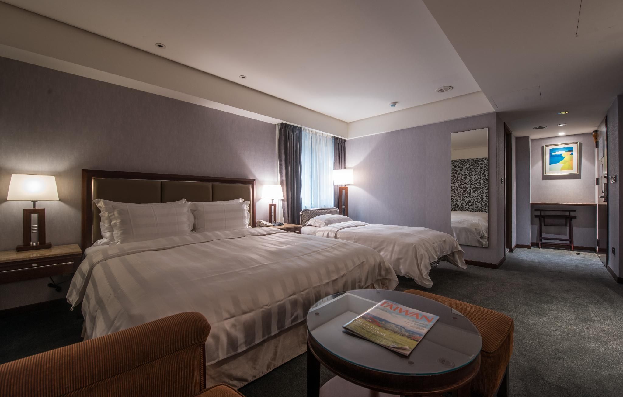 Deluxe Twin with Extra Bed