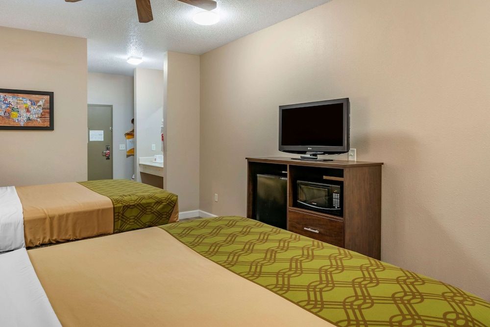 Standard Room, 2 Queen Beds, Non Smoking