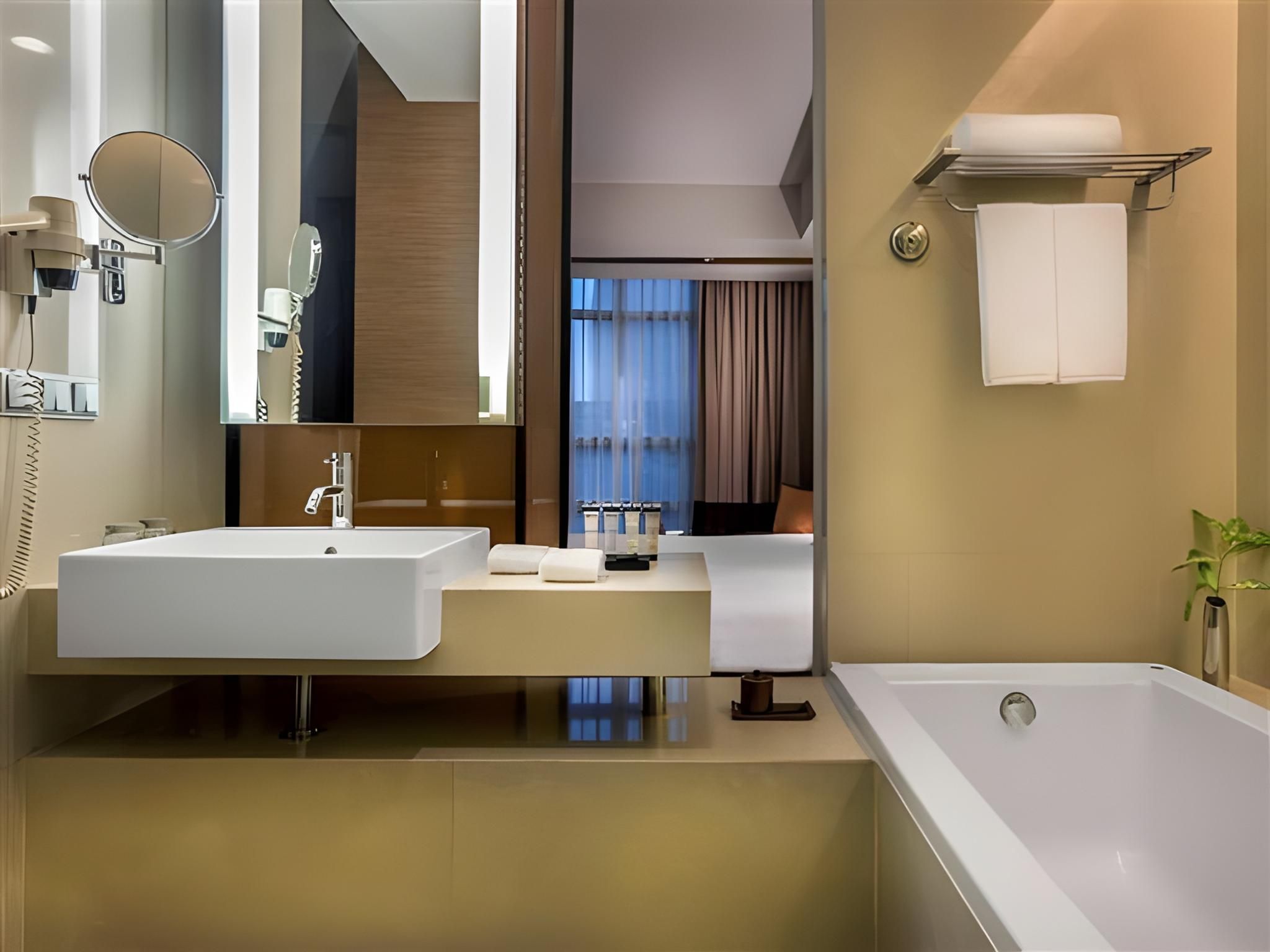 Executive Room 1 King Bed