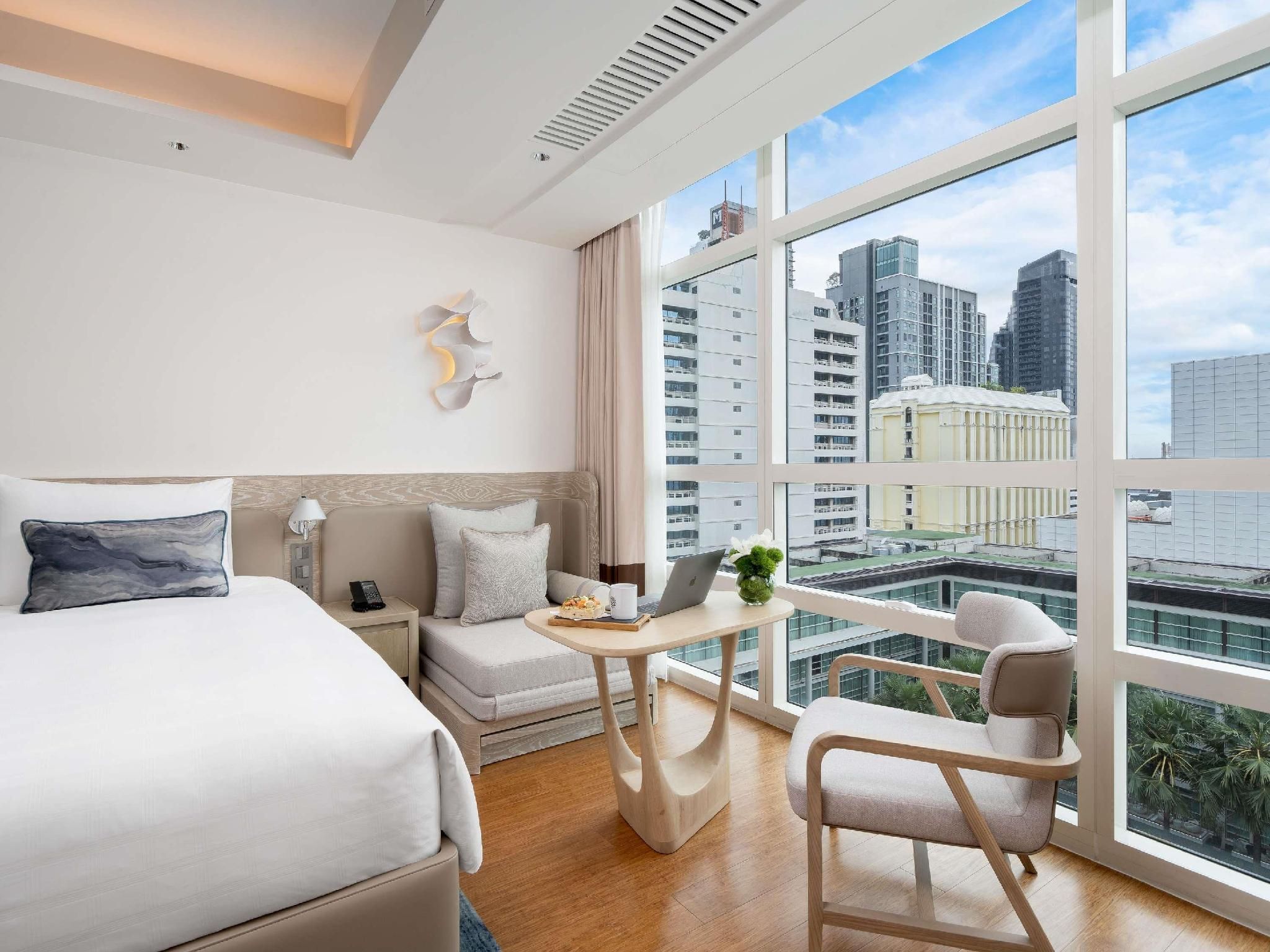 Premier Deluxe with 1 Double Bed City View