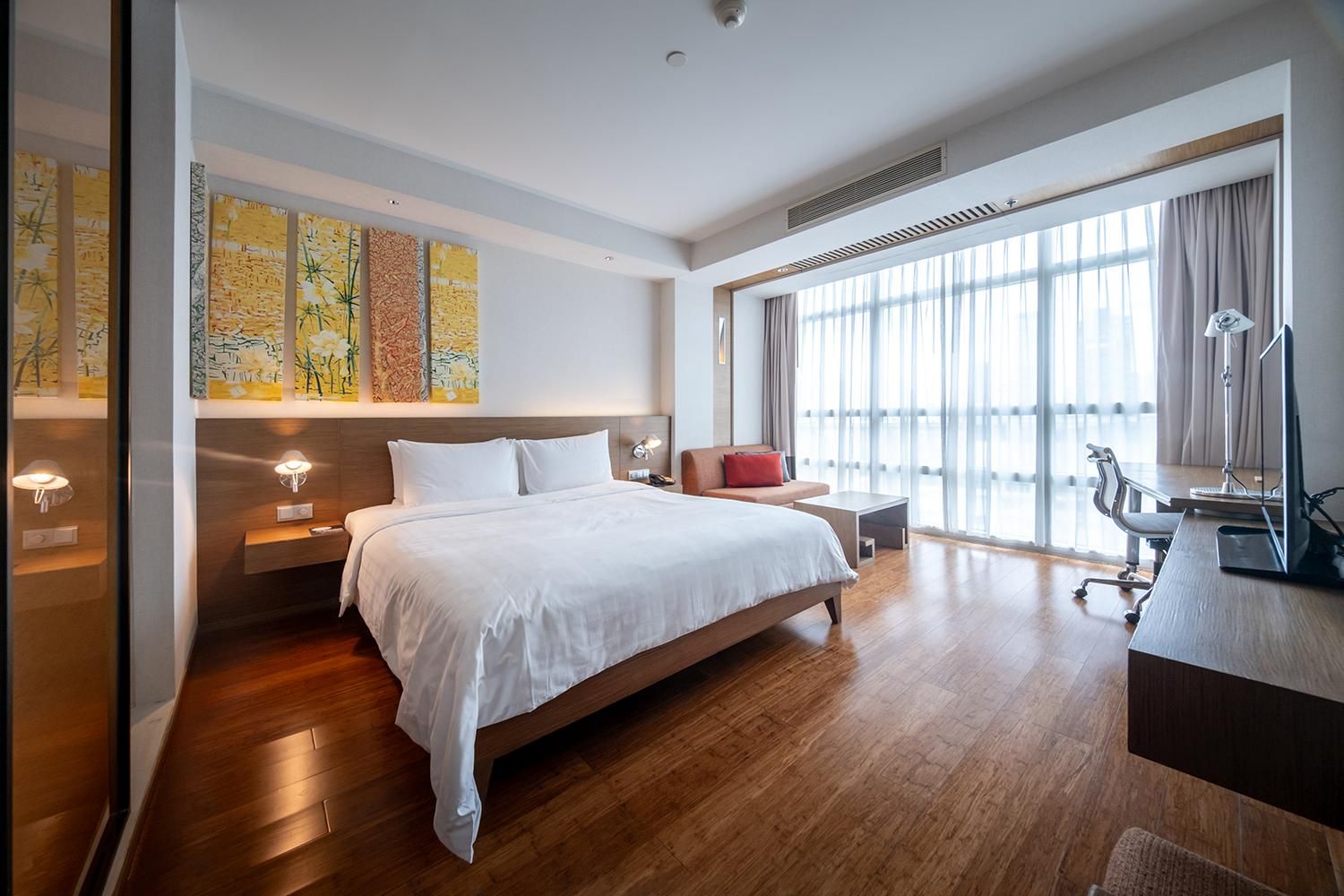 Superior 1 King Bed