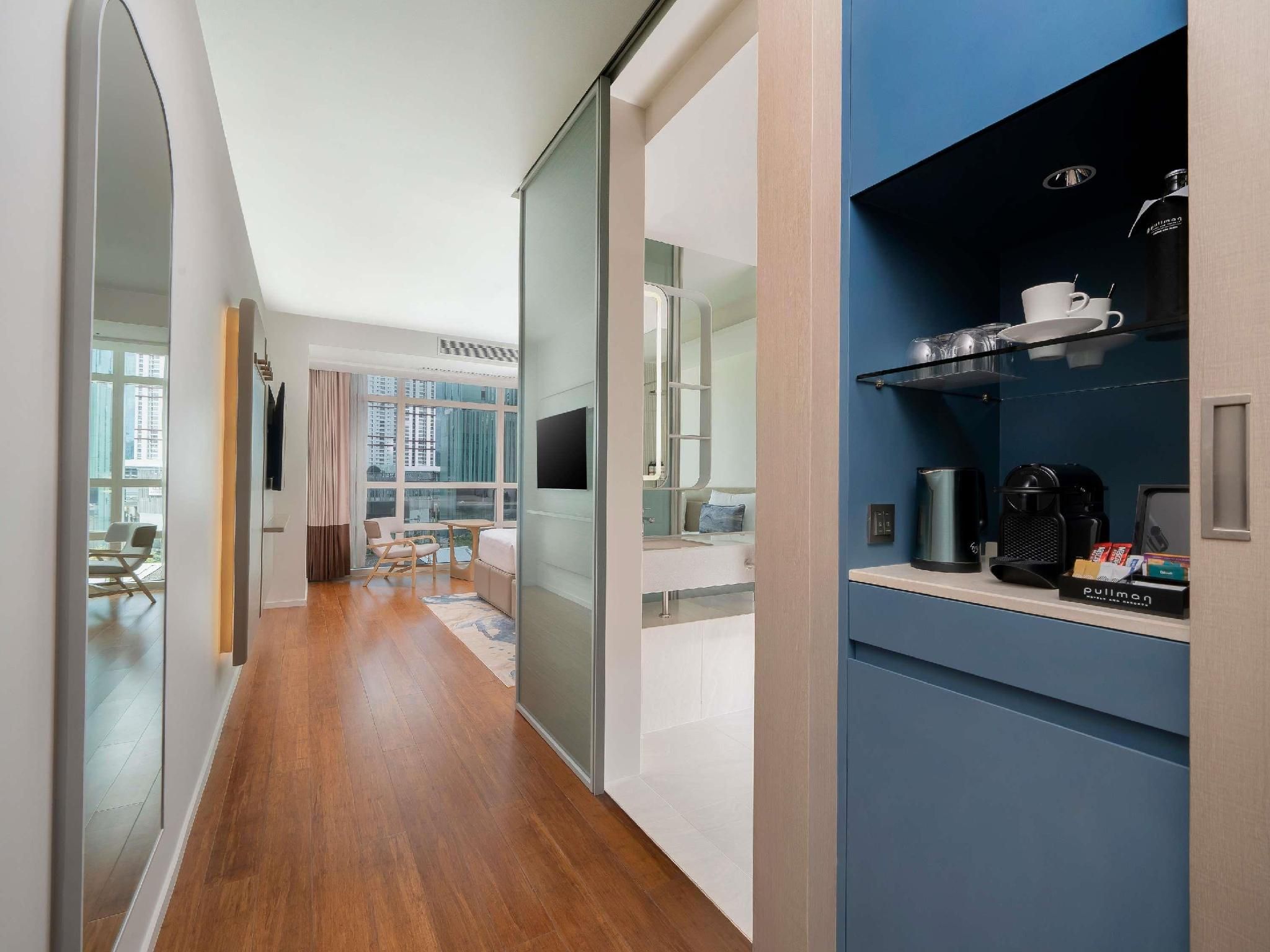 Premier Deluxe with 2 Single Bed City View