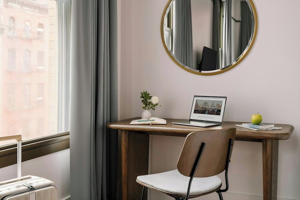Duane Street Hotel Tribeca, Sonder by Marriott Bonvoy Room, 1 Queen Bed 9