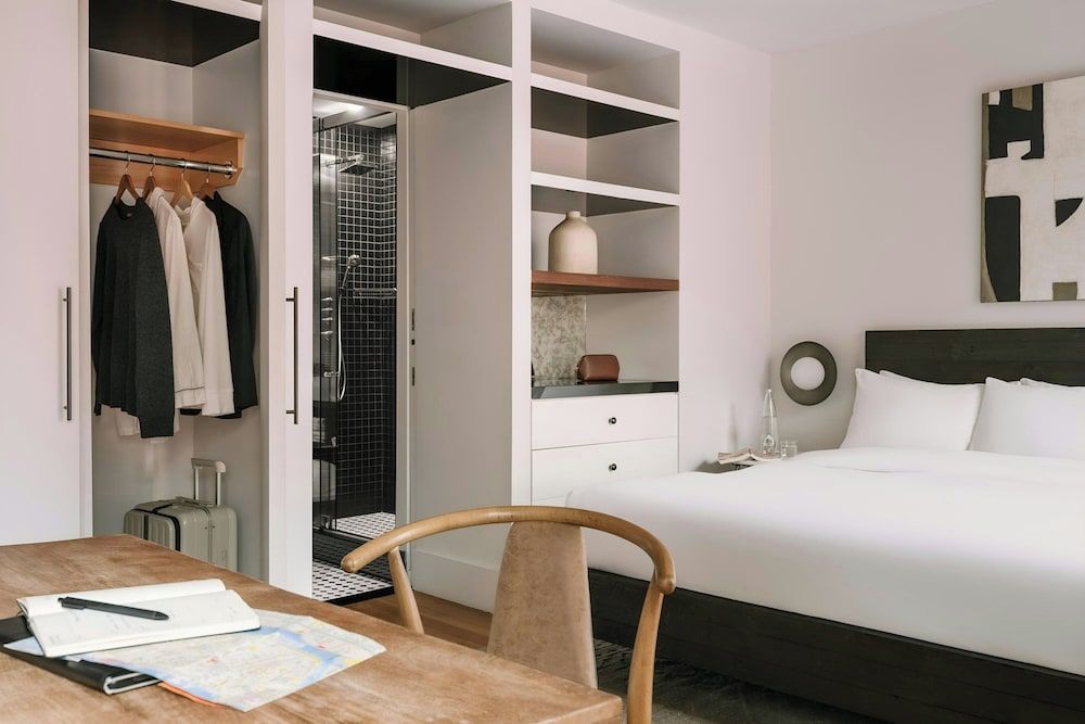 Room, 1 King Bed with Sofa bed