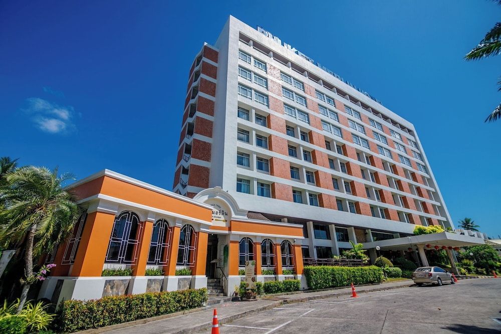 undefined Phuket Merlin Hotel 2