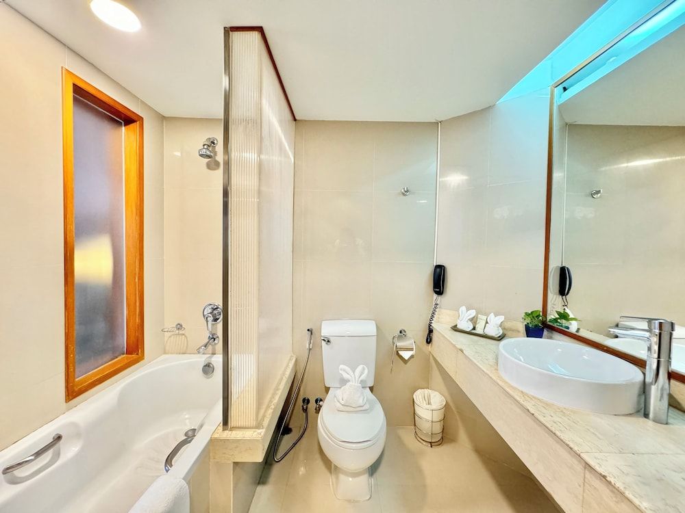 undefined Phuket Merlin Hotel 7