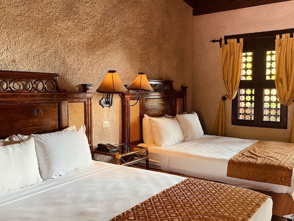 Deluxe Suite, 2 Queen Beds