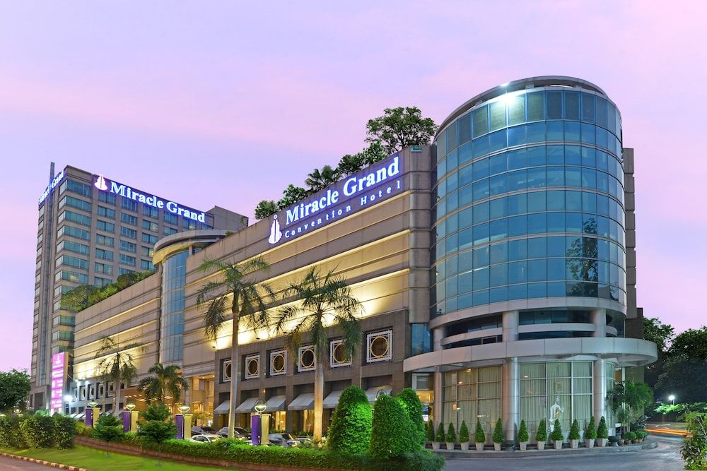 undefined Miracle Grand Convention Hotel 4
