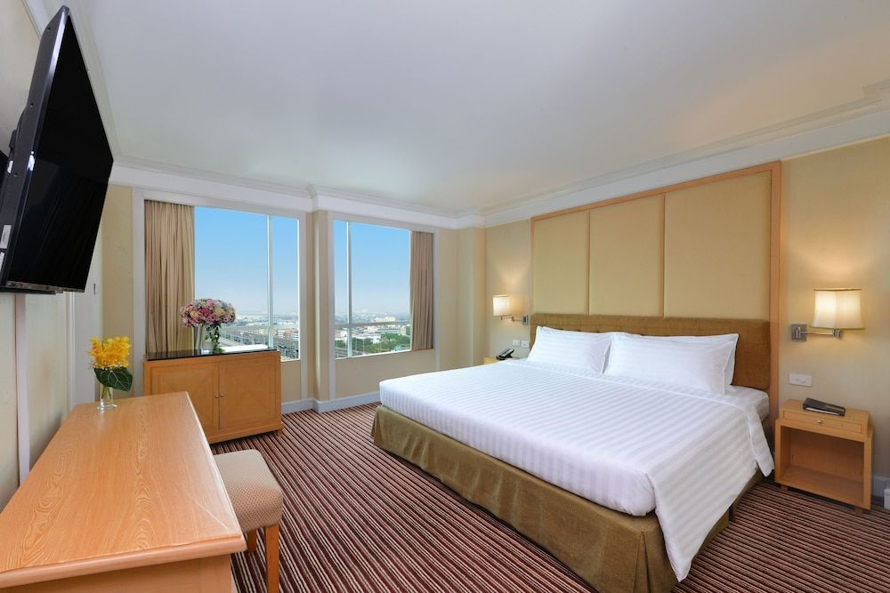undefined Miracle Grand Convention Hotel 9