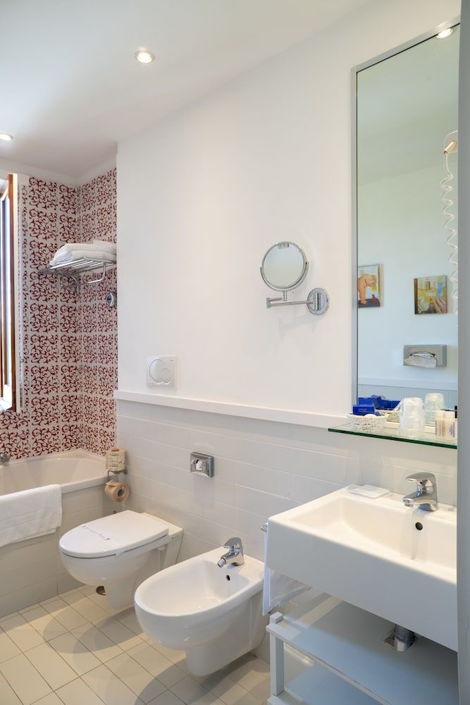 Hotel Regina Sorrento Double or Twin Room, Pool View 16