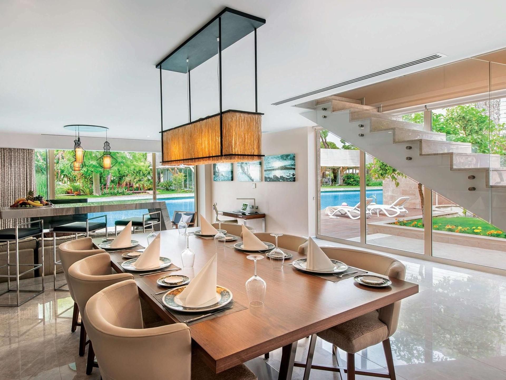 shared lounge/tv area