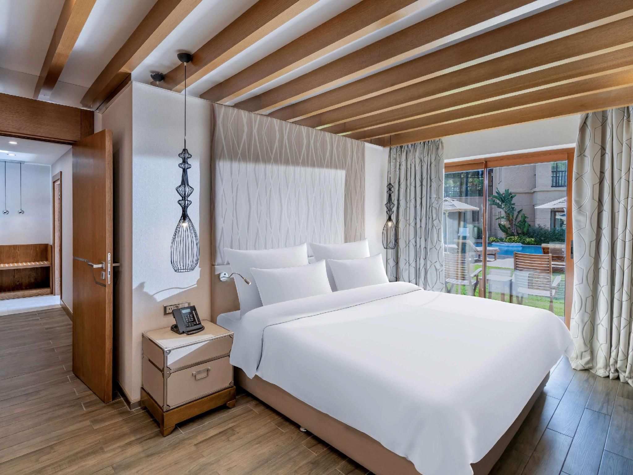 Legendary Suite Garden View