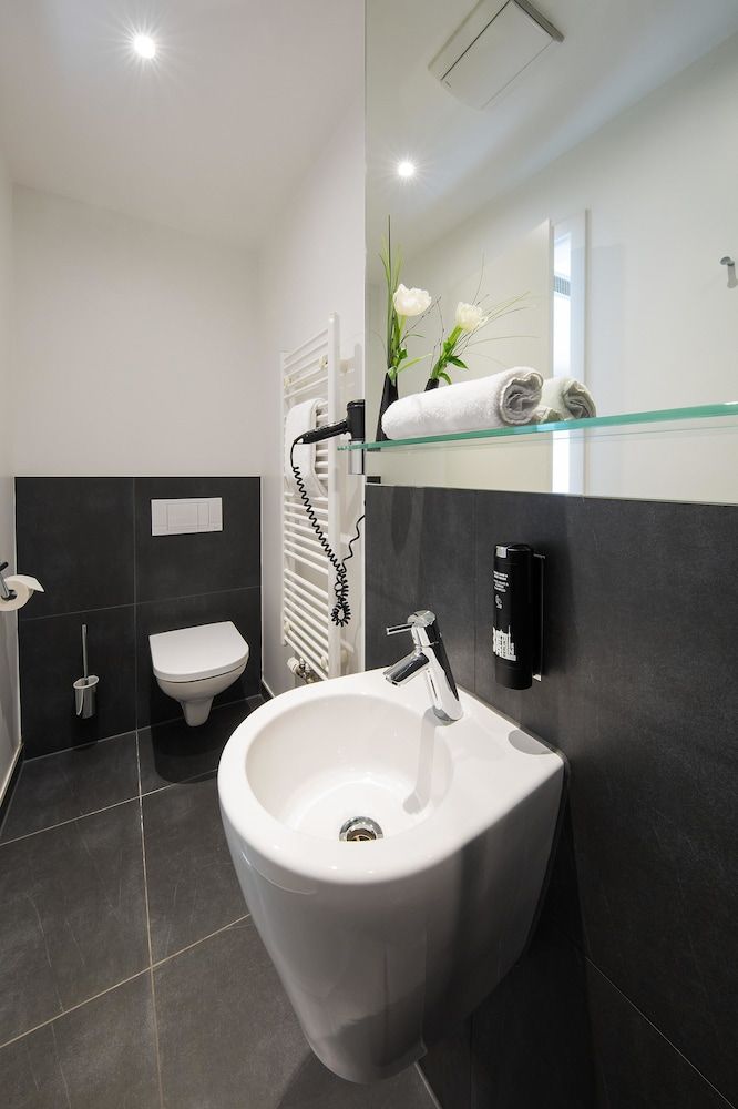 undefined Hotel LINDEMANN'S Berlin 8