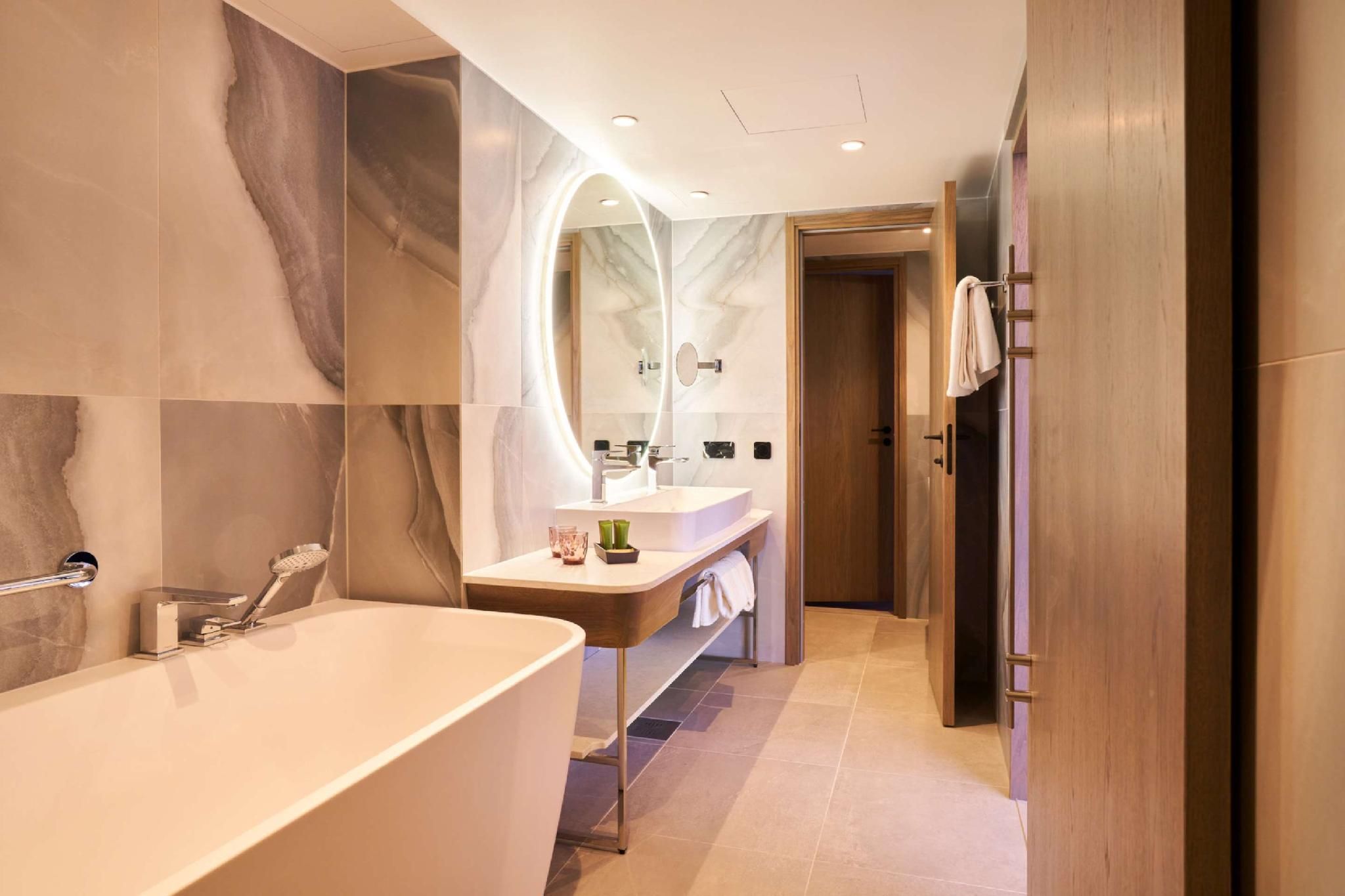 Suite - 1 King Bed, Nonsmoking, Separate Living Room, City View, Air Conditioning, Bath And Shower