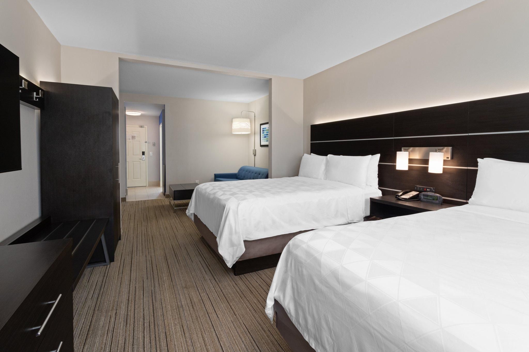 2 Queen Suite