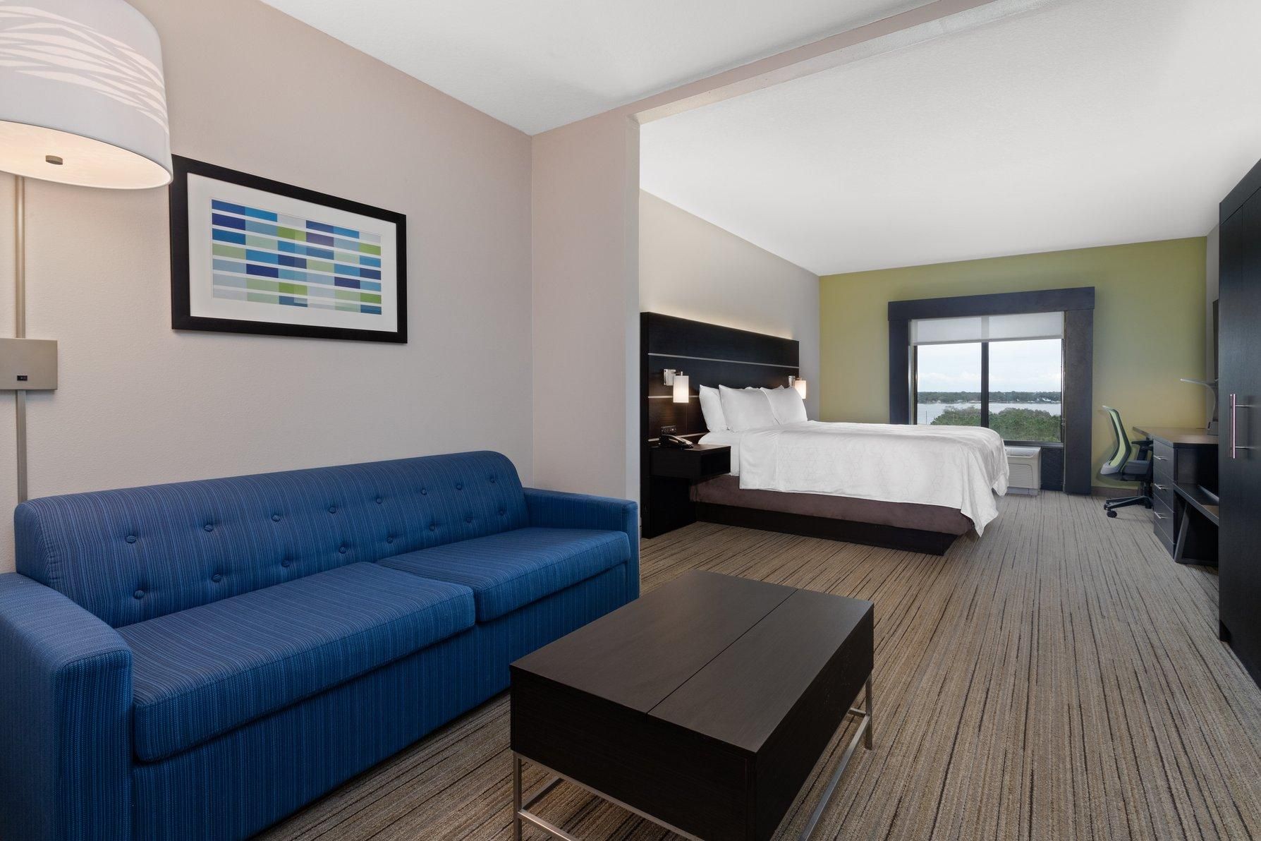 1 King Suite