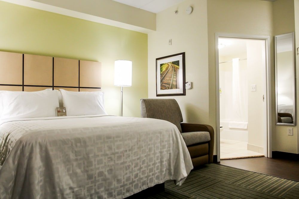 Studio Suite, 1 Queen Bed, Non Smoking, Kitchen