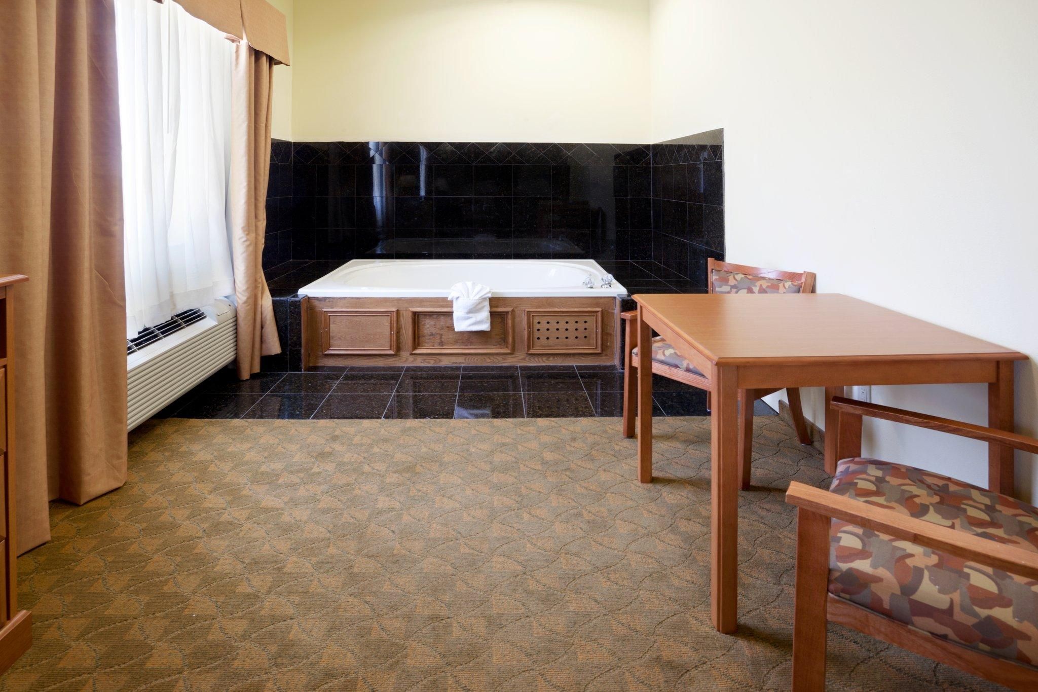 1 King Bed Standard Jetted Tub