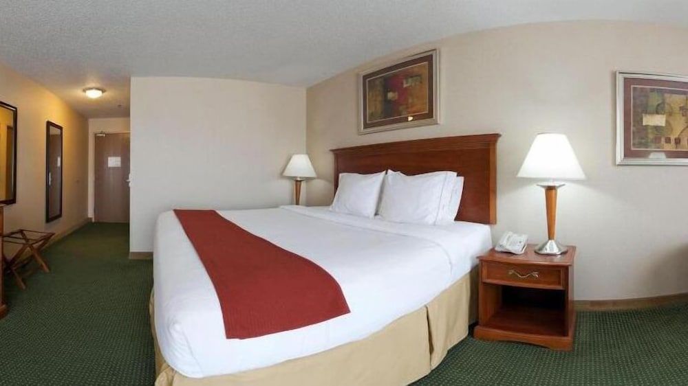 Standard Room, 1 King Bed