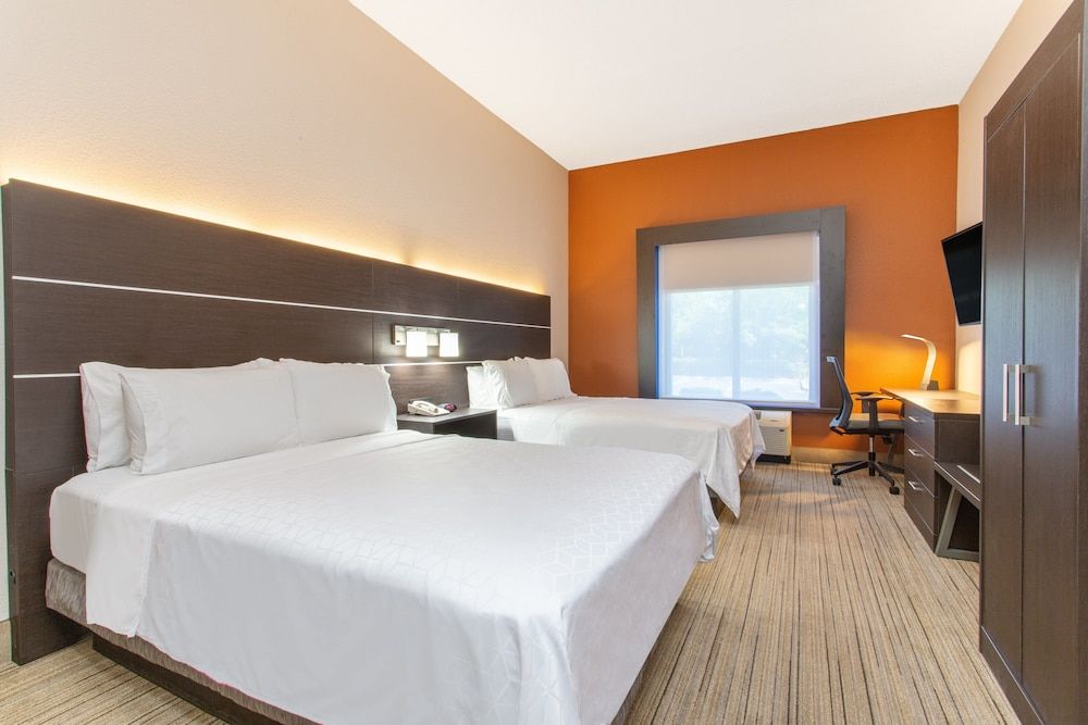 Standard Room, 2 Queen Beds (Extra Floor Space)