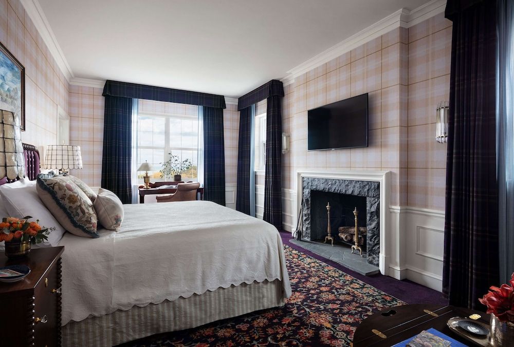 Room, 1 King Bed, Corner