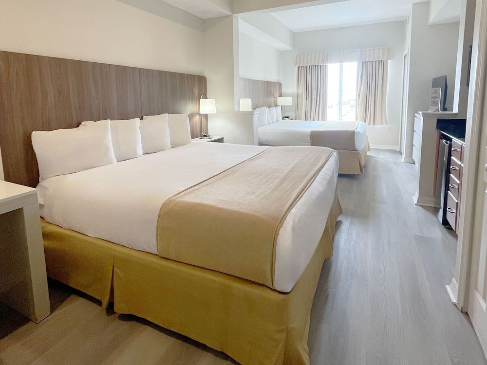 undefined The Point Hotel & Suites 2