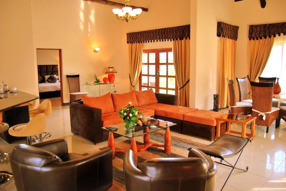 Chrismar Hotel Livingstone Deluxe Suite, 1 King Bed 4