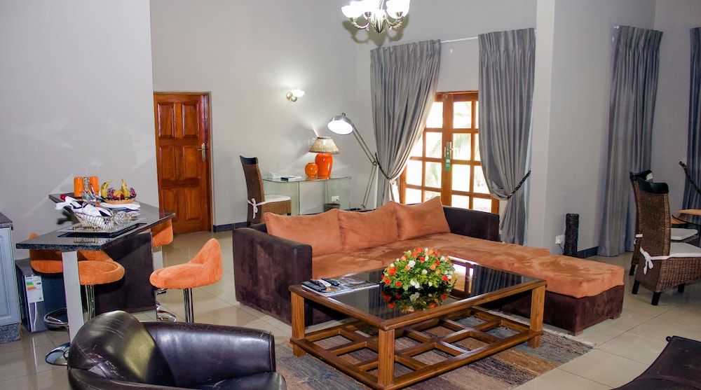 Chrismar Hotel Livingstone Deluxe Suite, 1 King Bed 3