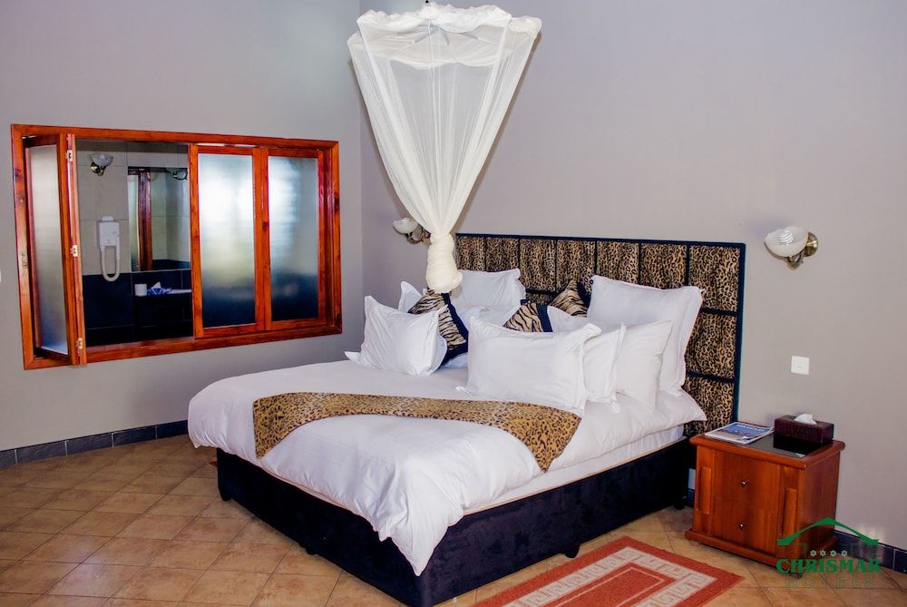 Chrismar Hotel Livingstone Deluxe Suite, 1 King Bed 2