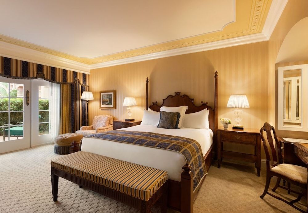 Signature Room, 1 King Bed, Fireplace