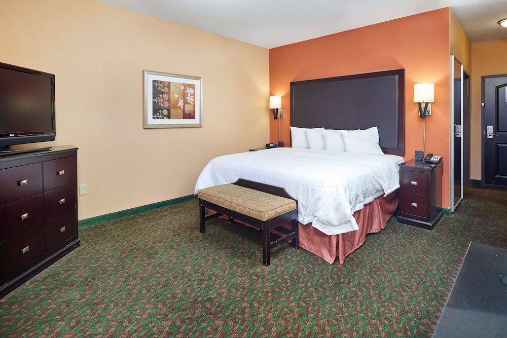 One King Bed, Non-Smoking, Accessible