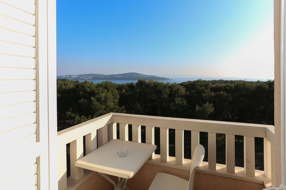 Aparthotel Astoria Double Room, Sea View 3