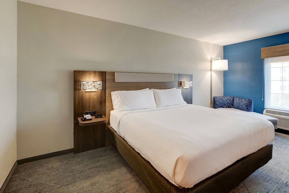 Standard Room, 1 King Bed