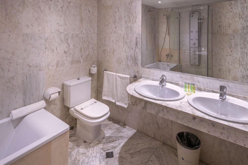 Hotel Ciudad de Castelldefels Quadruple Room 4