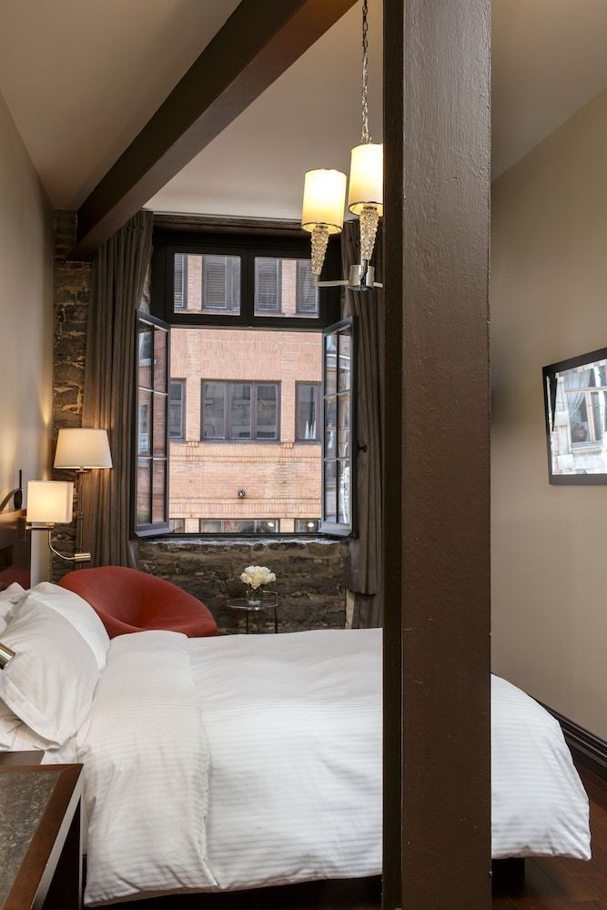 Auberge du Vieux-Port Deluxe Room, 1 Queen Bed (St Paul View) 6