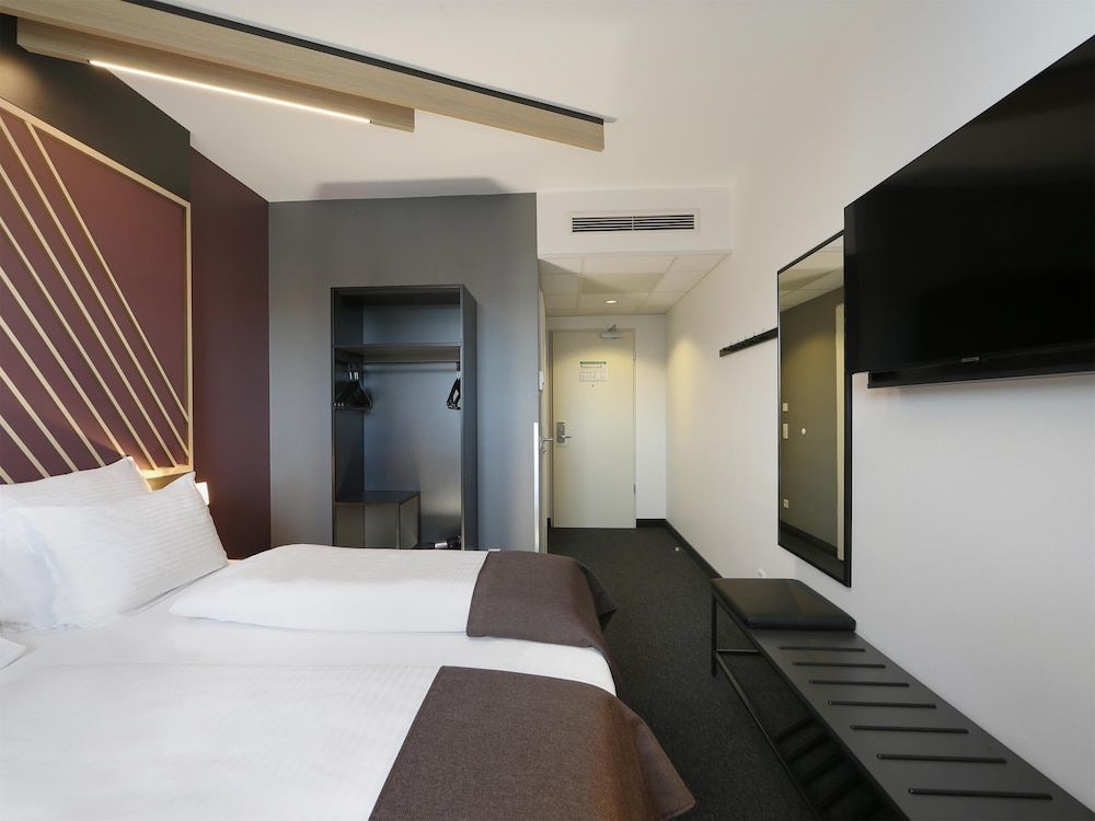 undefined B&B Hotel Berlin City-Ost 10